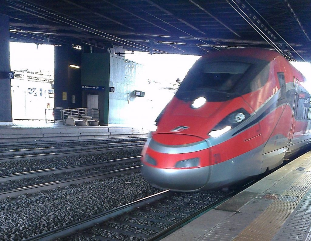 話題の高速列車フレッチャロッサ1000に乗ってみよう！