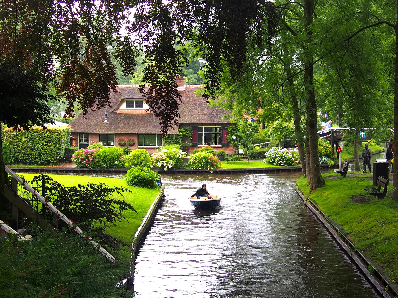 オランダの水の都「ヒートホールン村（Giethoorn）」訪問